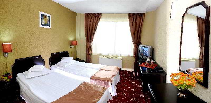 Hotel Ciao Târgu-Mureş Exteriör bild