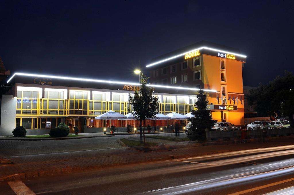 Hotel Ciao Târgu-Mureş Exteriör bild